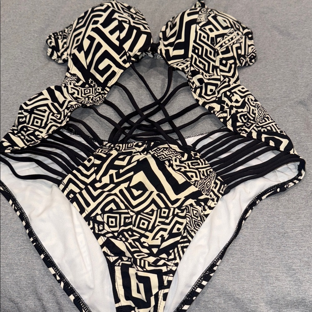 Kenneth Cole Monochrome Geometric Swimsuit - Picture 3 of 6